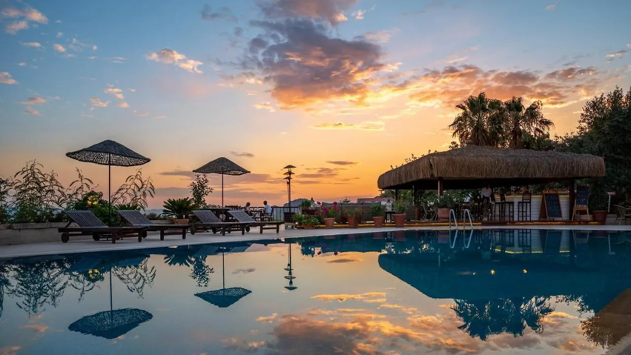 4Reasons Hotel + Bistro | 12+ Yalıkavak